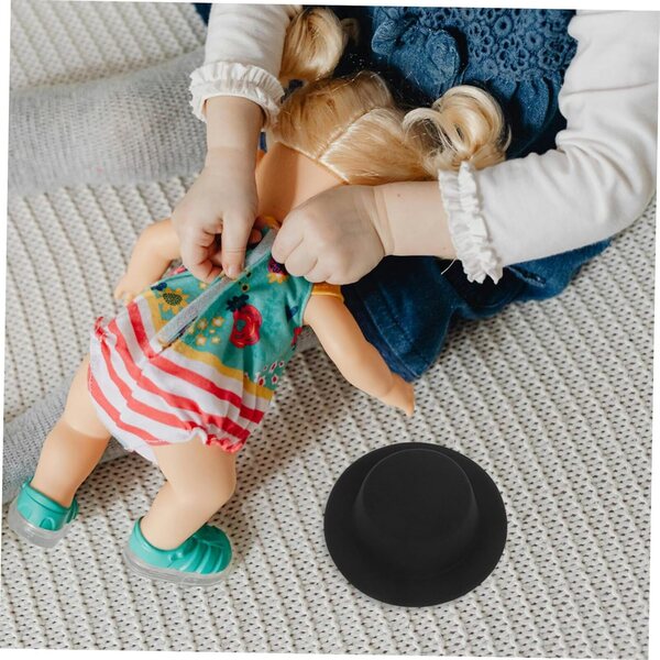 Mini cappello in feltro nero per bambola da 20 cm - accessorio cosplay elegante e resistente
