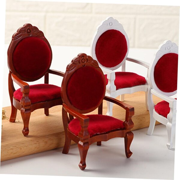 Mini retro gesneden houten stoel voor 1:12 poppenhuis, realistische decoratie