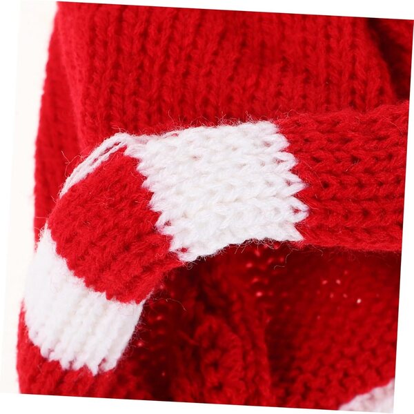 Rote gestrickte Mini-Haube für 18-Zoll-Puppen – dekoratives Wollaccessoire