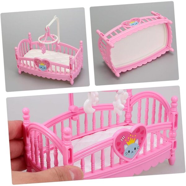 Letto per Bambole Miniatura Rosa Ergonomico con Decorazioni - Mobili per Casa delle Bambole