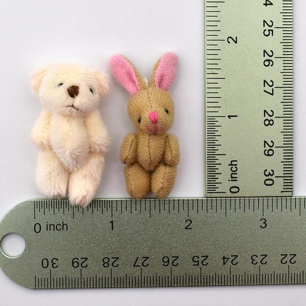 Handgefertigter Mini-Plüschbär und Hase für Puppenhaus 1:12 – Dekoration und Geschenk