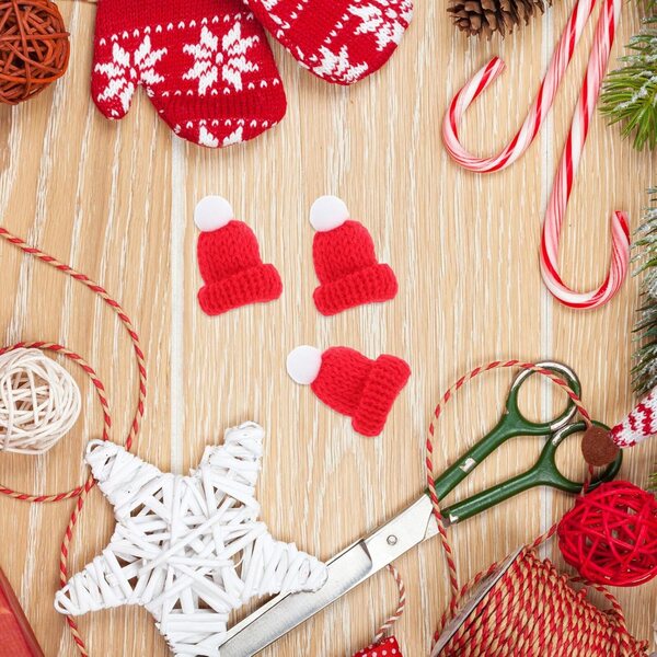 Mini cappelli di Babbo Natale in lana rossa set 12 pezzi decorazioni natalizie artigianali