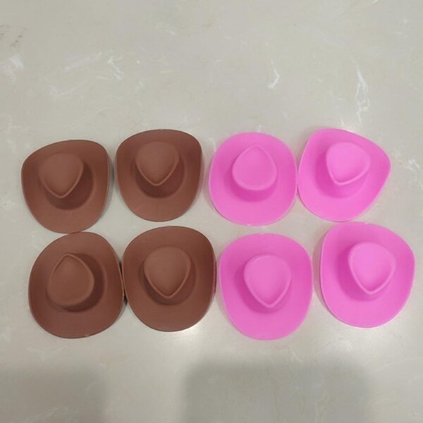 Bunte Mini-Cowboyhüte aus Kunststoff für Puppen – 40er-Set für kreative Dekorationen