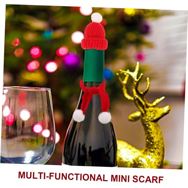 Set mit 40 Weihnachtsaccessoires für Puppen: Bunte festliche Mützen und Schals