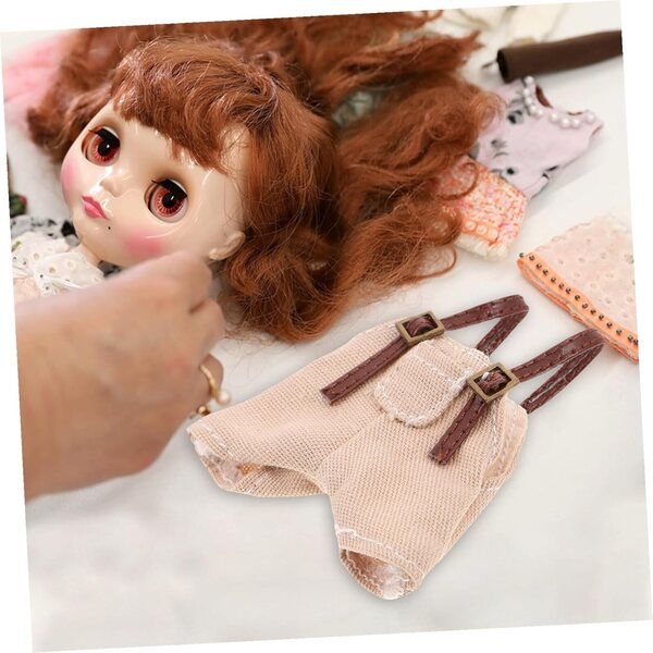 Salopette in Tessuto per Bambole, Mini Pantaloni con Bretelle Beige, Abbigliamento Creativo per Giochi di Vestizione