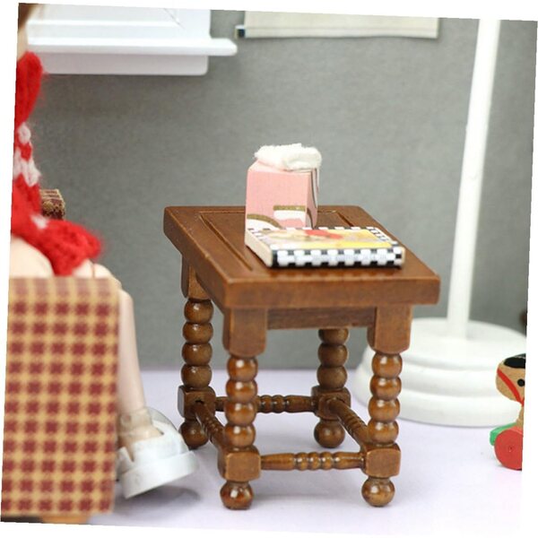 Klassischer brauner Miniatur-Holzhocker für Puppenhäuser und Sammlungen