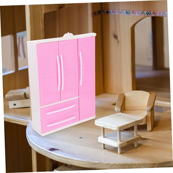 Mini-Kleiderschrank mit 20 rosafarbenen Mini-Gürteln für das Puppenhaus, realistischer Kleiderbügel