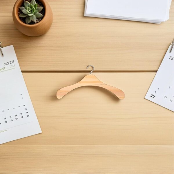 Set mit 12 Mini Cintres en Bois Naturel für Puppenkleidung – eleganter Organizer