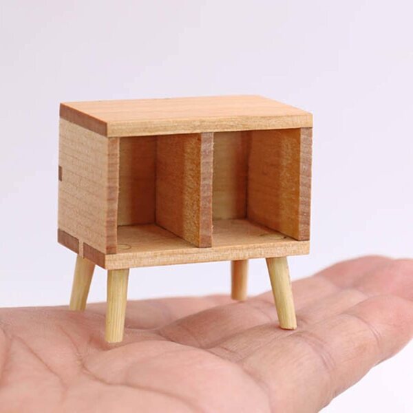Miniaturtisch aus Holz für Puppenhaus 1:12, ohne Schubladen