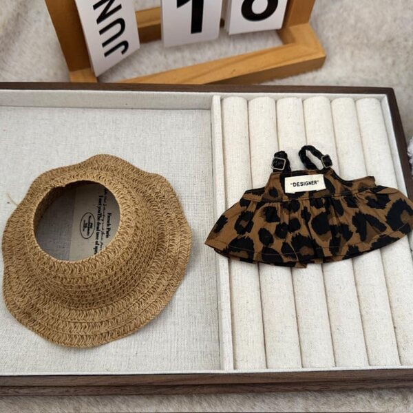 Set abbigliamento estivo per bambola coniglio 17 cm: vestito leopardato e accessori stilosi