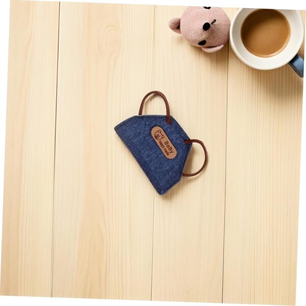 Set mit 6 Vintage-Tabletts in Denim und Karos für Puppen, Miniatur-Accessoires