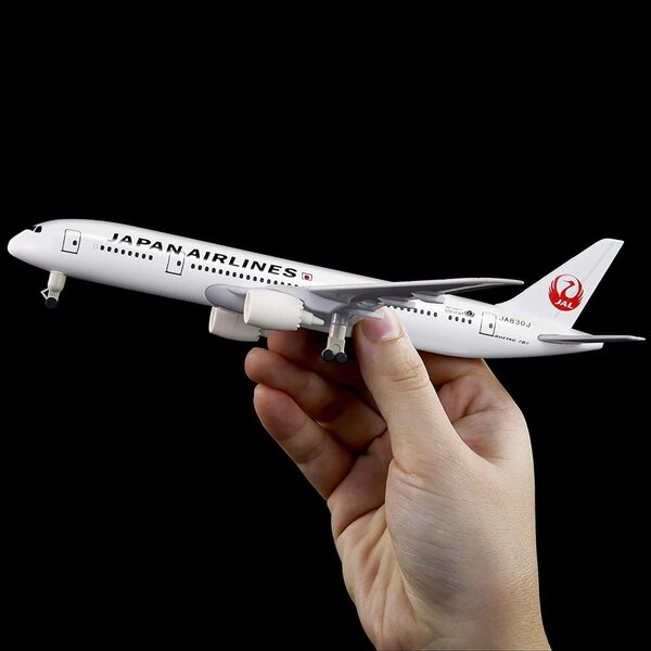 Japan B787 1:300 ZEZEFUFU-Legierungsflugzeugmodell mit beweglichen Rädern und Ausstellungssockel