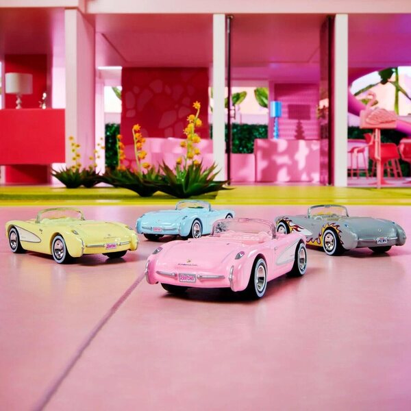 Hot Wheels Barbie The Movie Corvette – Set mit 4 Metallautos im Maßstab 1:64