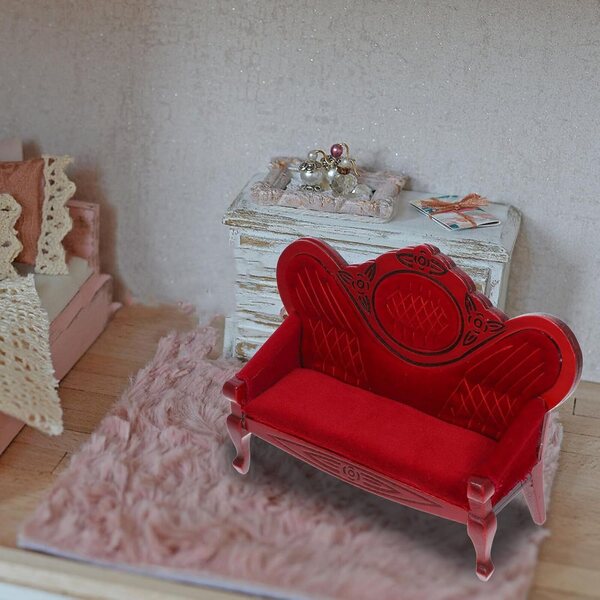 Mini Divano Soggiorno in Legno Rosso 12cm - Mobili Decorativi per Casa delle Bambole