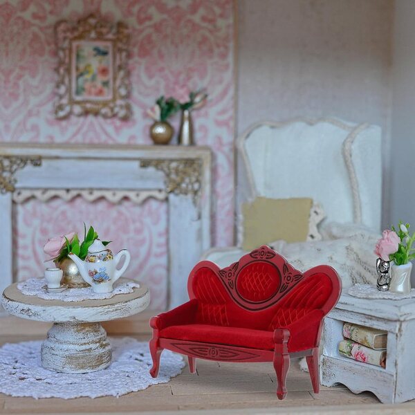 Divano in Miniatura per Casa delle Bambole Vintage in Legno Rosso 12x10x5 cm