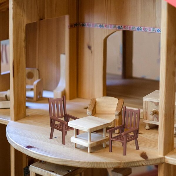 Set 3 Pezzi Mobili Miniatura Casa delle Bambole Tavoli e Sedie in Plastica Marrone