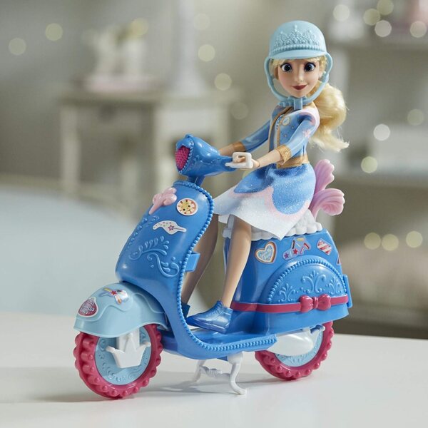 Disney Prinzessin Aschenputtel mit Motorrad und Zubehör – Comfy Squad Hasbro-Puppen