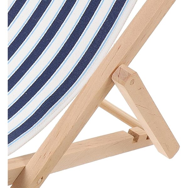 Dekorativer Strandstuhl aus Holz und gestreiftem Stoff für mediterrane Einrichtungen