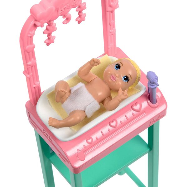 Barbie Baby Doctor mit Baby- und medizinischem Zubehör, Kinderarzt-Rollenspielset