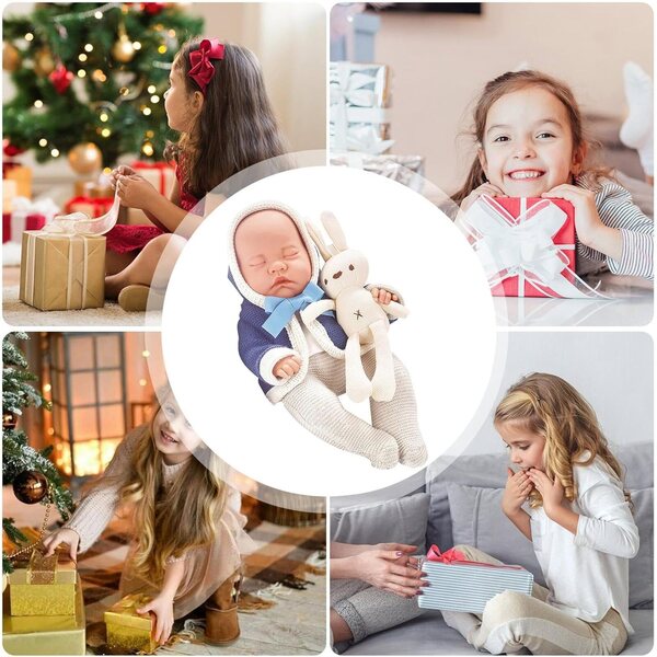 Lebensechte simulierte wiedergeborene Puppe mit Kleidung und Plüschkaninchen, perfekt für Weihnachten und Geburtstage