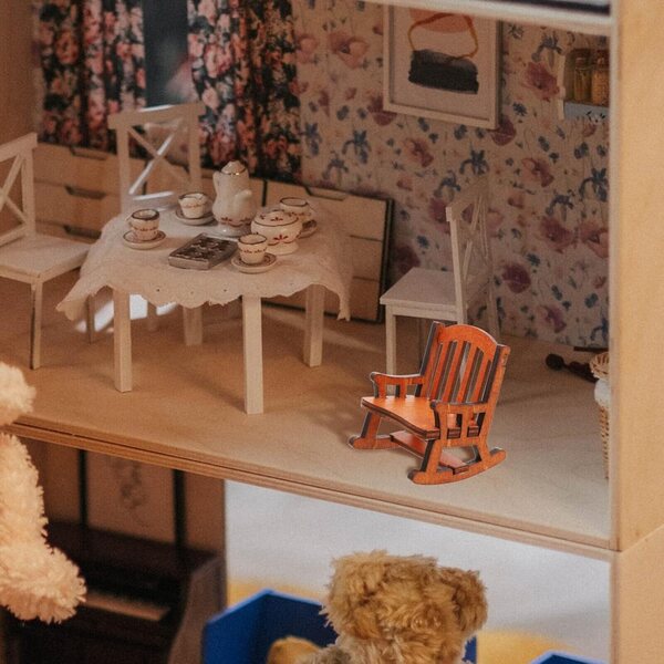 Sedia a dondolo miniatura in legno Alasum decorazione elegante per casa delle bambole