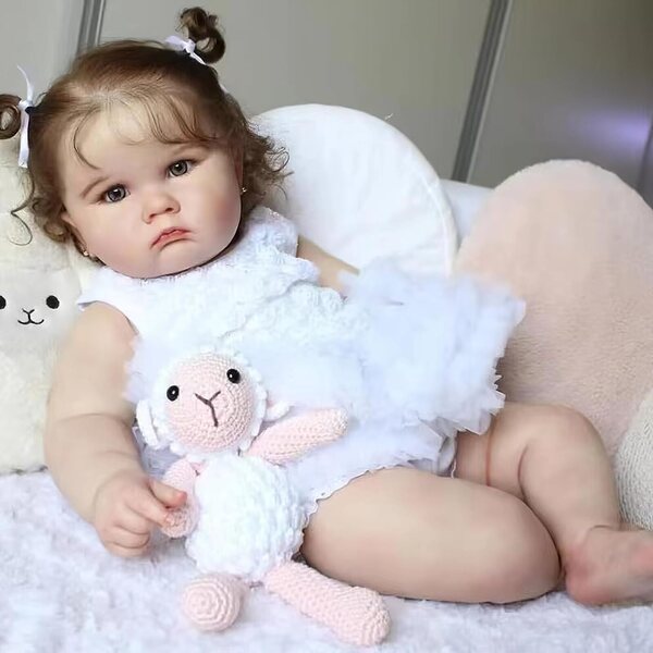 24-Zoll-MineeQu-Rebornpuppe mit blauen Augen, lockigem Haar und Spitzenkleid