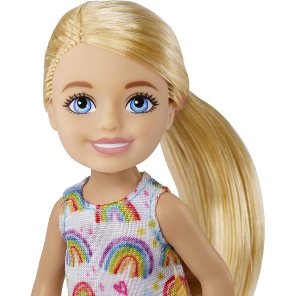 Barbie Chelsea Blonde mit Regenbogenkleid und gelben Schuhen – Spielzeug für Kinder ab 3 Jahren