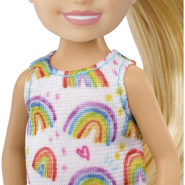 Barbie Chelsea Blonde mit Regenbogenkleid und gelben Schuhen – Spielzeug für Kinder ab 3 Jahren