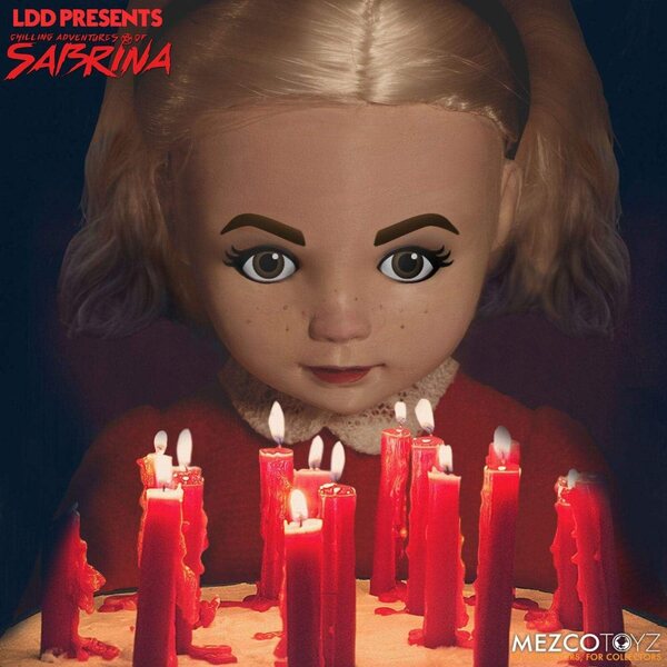 Mezco Living Dead Dolls Sabrina Puppe 10" mit Salem und rotem Kleid