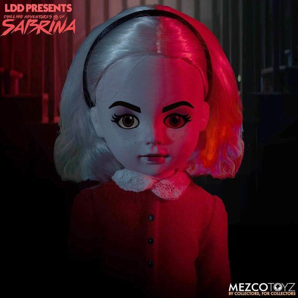 Mezco Living Dead Dolls Sabrina Puppe 10" mit Salem und rotem Kleid