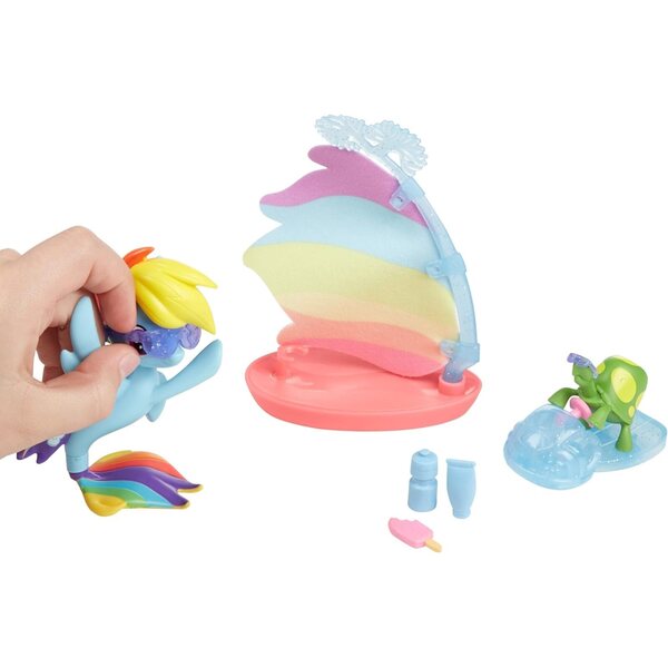 My Little Pony Rainbow Dash Modepuppen mit Strandzubehör und Fahrzeugen
