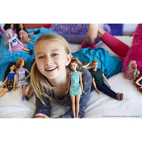 Barbie Fashionistas 50 Vichy: Puppe mit kariertem Kleid und trendigen Accessoires