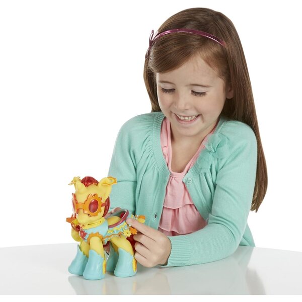 My Little Pony Sunset Shimmer Fashion Style mit 4 Breloques und leuchtenden Geräuschen