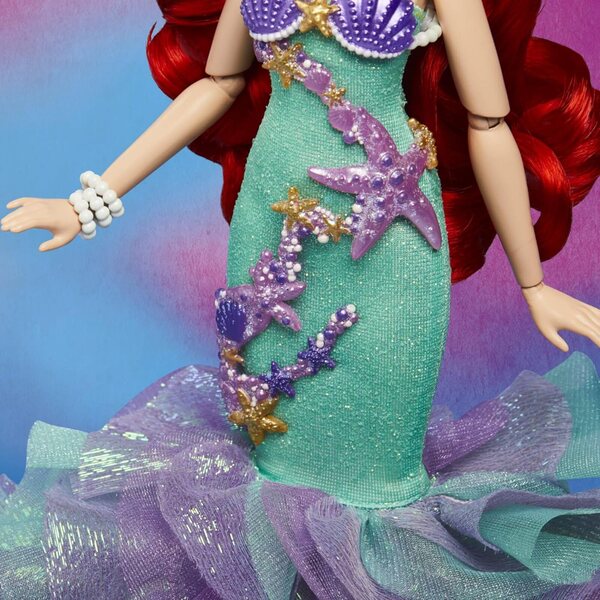 Ariel Deluxe-Puppe aus der Disney Princess Style-Serie mit Modeaccessoires, 28 cm