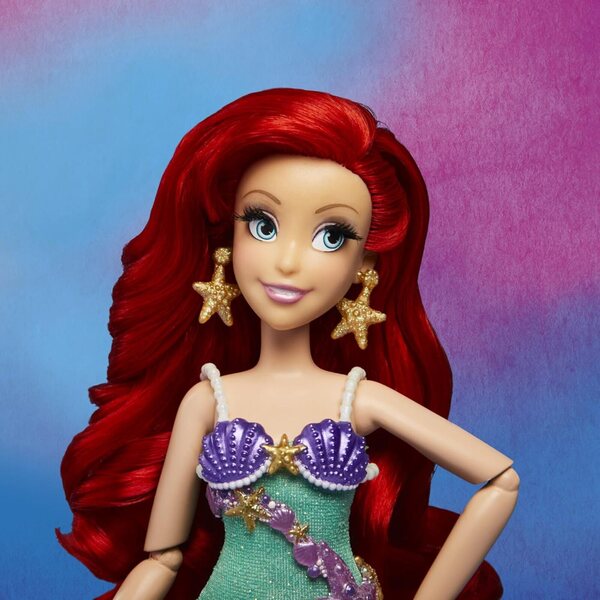 Ariel Deluxe-Puppe aus der Disney Princess Style-Serie mit Modeaccessoires, 28 cm