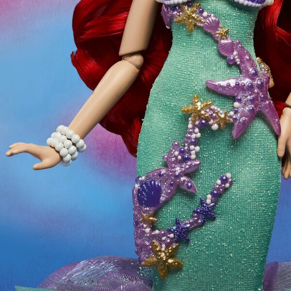 Ariel Deluxe-Puppe aus der Disney Princess Style-Serie mit Modeaccessoires, 28 cm