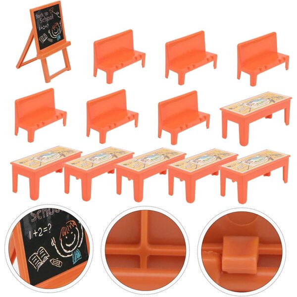 Set 13 Pezzi Mini Mobili Scuola con Tavolino, Sedie e Lavagna in Plastica Colorata