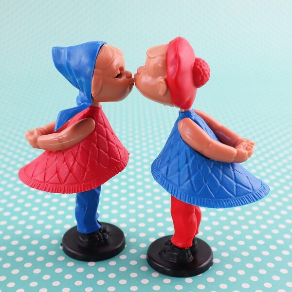 Freak Scene Magnetic Kissing Couple – Klassisches 60er-Jahre-Spiel renoviert