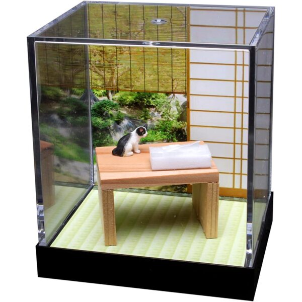 Japanische Miniaturszene im Maßstab 1:12 mit Katze – traditionelle Platzkulisse