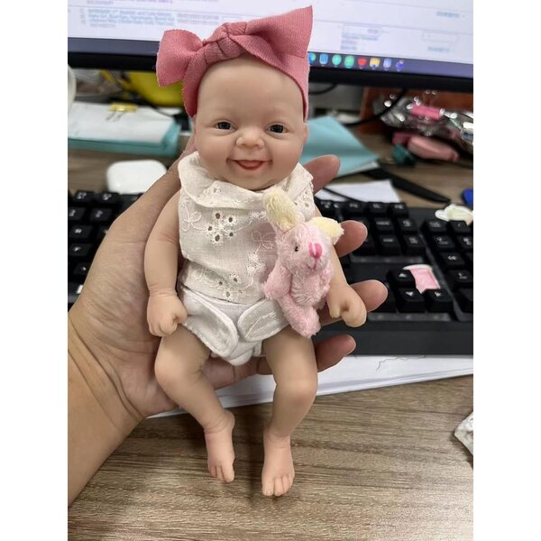 MYREBABY 17,8 cm Mini-Silikon-Rebornpuppe für Kinder, lebensecht und Stressabbauend