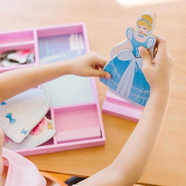 Melissa & Doug Magnetisches Disney-Prinzessinnen-Set aus Holz – Aschenputtel, Belle und Rapunzel