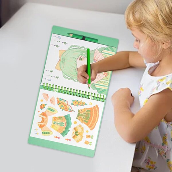 Libro attività abbigliamento per bambine con adesivi e accessori creativi