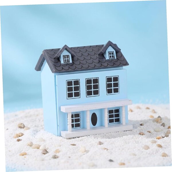 Pastellblaues Mini-Holzhaus mit grauem Dach – Garten- und Innendekoration