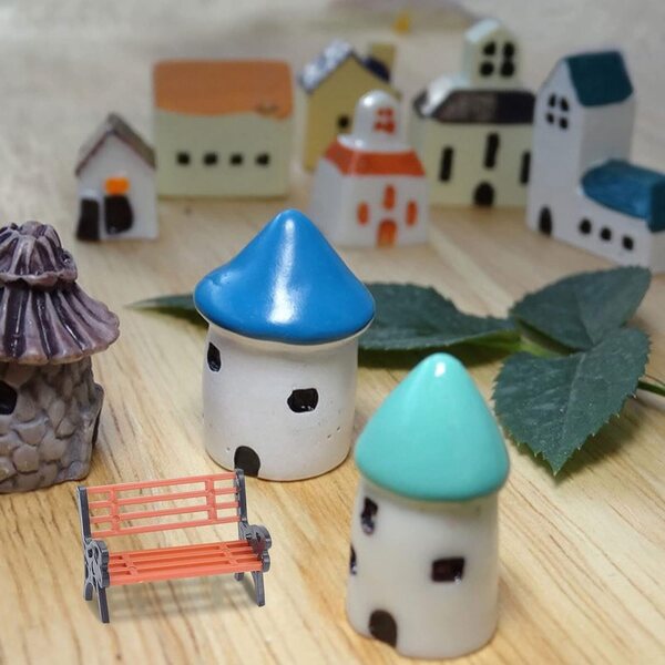 2 Miniaturbänke für Puppenhaus, Weihnachten und Dorf – Kunststoffzubehör