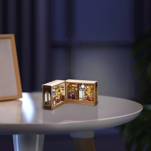 DIY 3D-Puppenhaus-Bausatz aus Holz | Kreative Miniatur mit Stoff- und Papieraccessoires