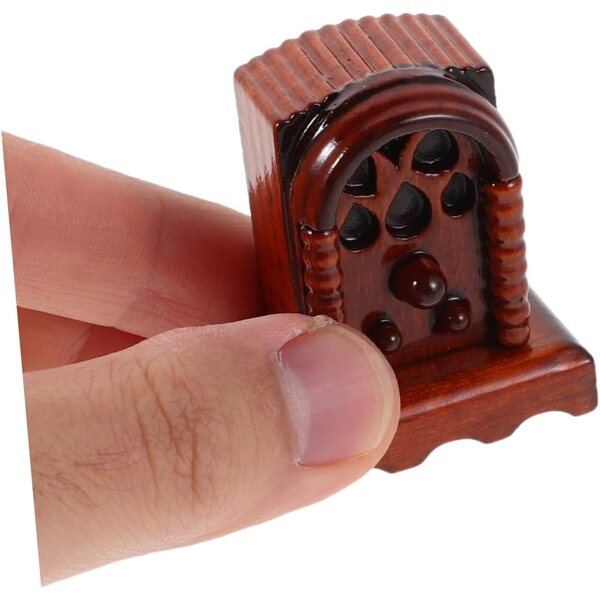 Miniaturradio aus Holz im Maßstab 1:12 für Puppenhäuser im Retro-Stil