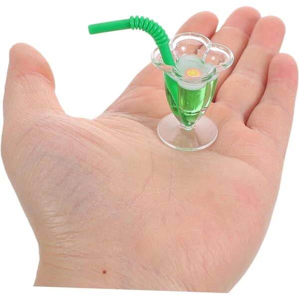 Set 5 Mini Tazze di Succo Decorative in Resina per Casa delle Bambole Realistiche