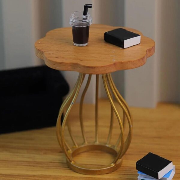 Table miniature en bois pour maisons de poupées - Accessoire réaliste et sûr