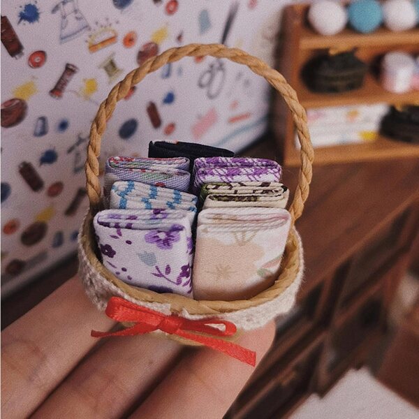 Panier Miniature en Résine per Case delle Bambole - Accessorio Decorativo Realistico