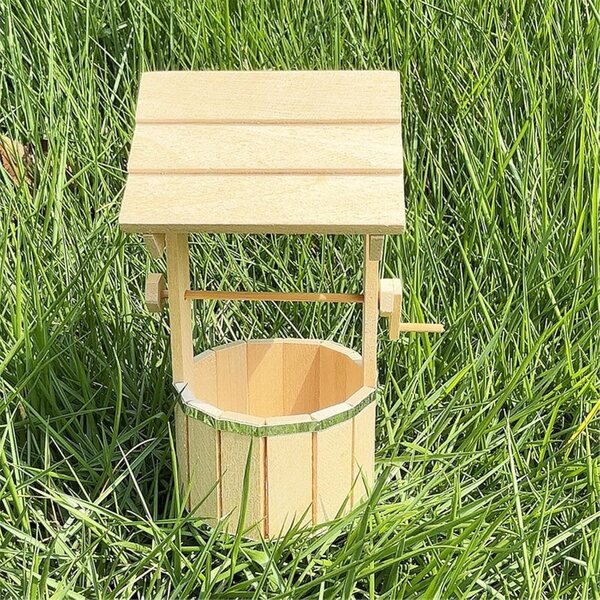 1/12 Miniatur-Holzbrunnen für Puppenhausgärten – interaktive Dekoration